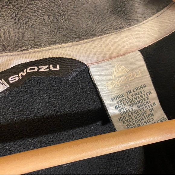 Woman’s zip up performance style coat size Med - Picture 7 of 11